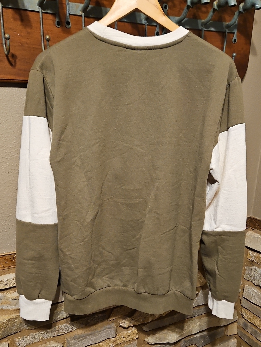 Peanuts Snoopy Crewneck Size Medium - Picture 5 of 5